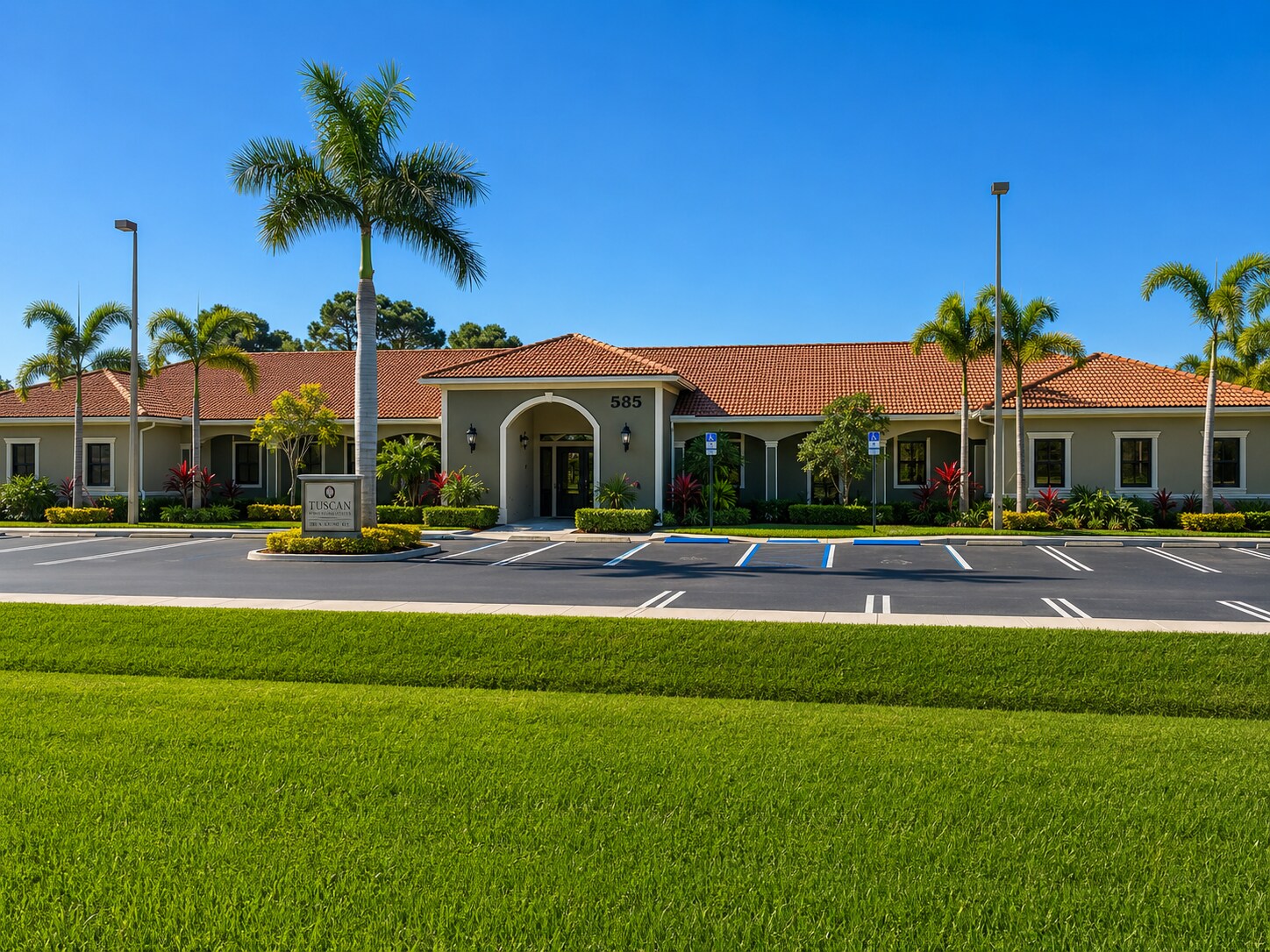 585 NW Lake Whitney, Port Saint Lucie, FL à louer Photo de l’immeuble– Image 1 sur 7