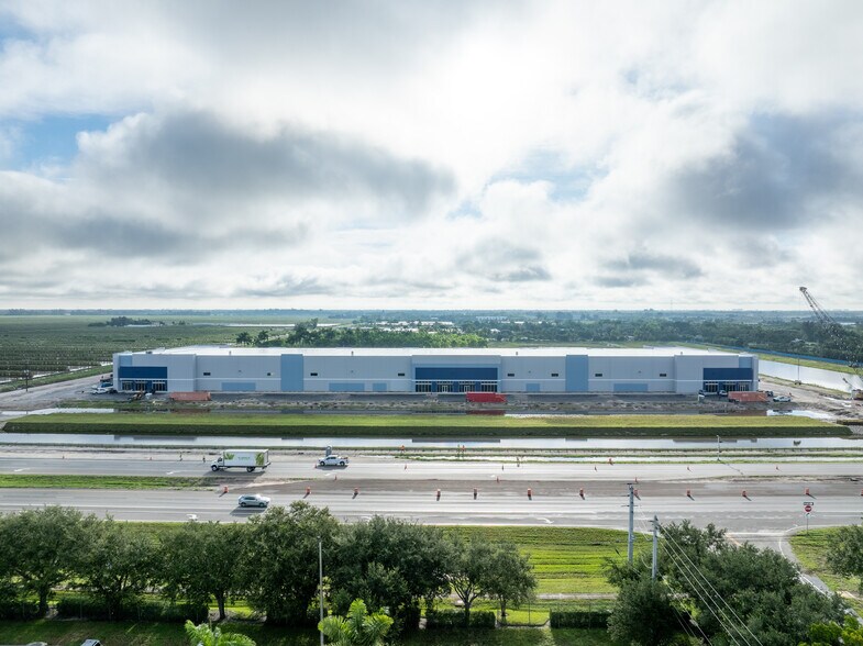 14130 S State Road 7, Delray Beach, FL à louer - Photo de l’immeuble – Image 3 sur 9