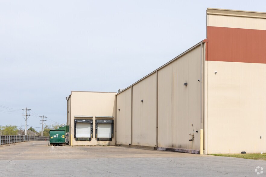 11550 N 135th East Ave, Owasso, OK à vendre - Photo de l’immeuble – Image 2 sur 6