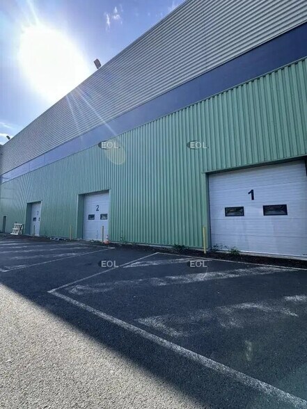 Industriel/Logistique dans Stains à louer - Photo de l’immeuble – Image 1 sur 1