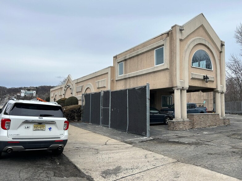 106-122 Berkshire Ave, Paterson, NJ à vendre - Photo principale – Image 1 sur 7