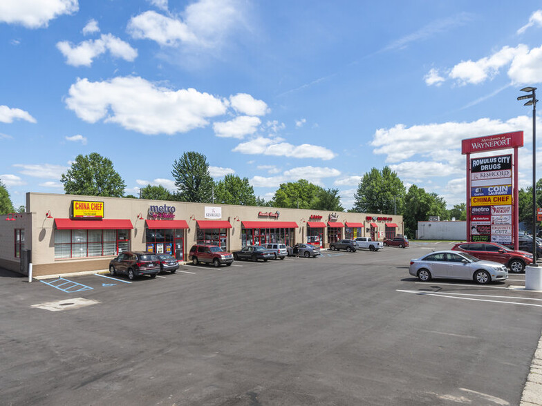 9219-9301 Wayne Rd, Romulus, MI à louer - Photo de l’immeuble – Image 2 sur 12
