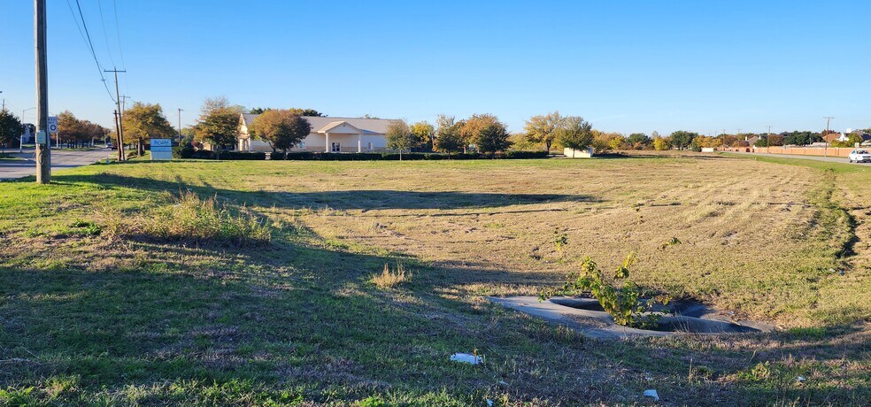 7200 Dalrock Rd, Rowlett, TX à louer - Photo de l’immeuble – Image 3 sur 4