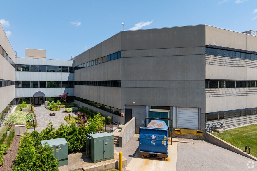 500 Old Connecticut Path, Framingham, MA à vendre - Photo de l’immeuble – Image 3 sur 6