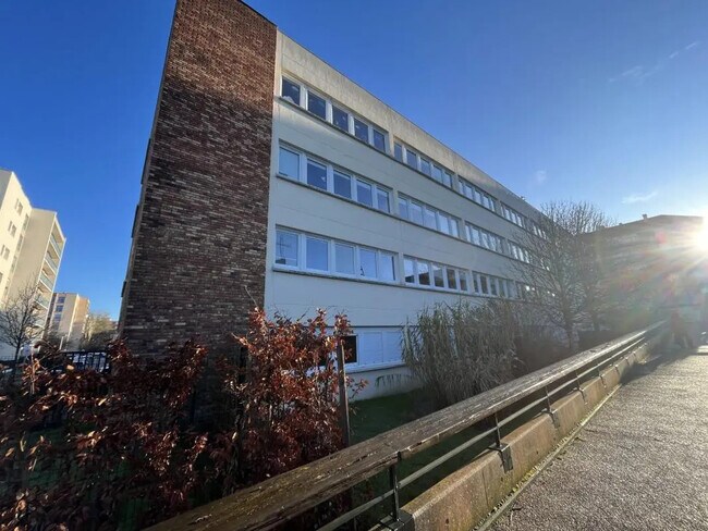 Plus de détails pour Bureau à louer