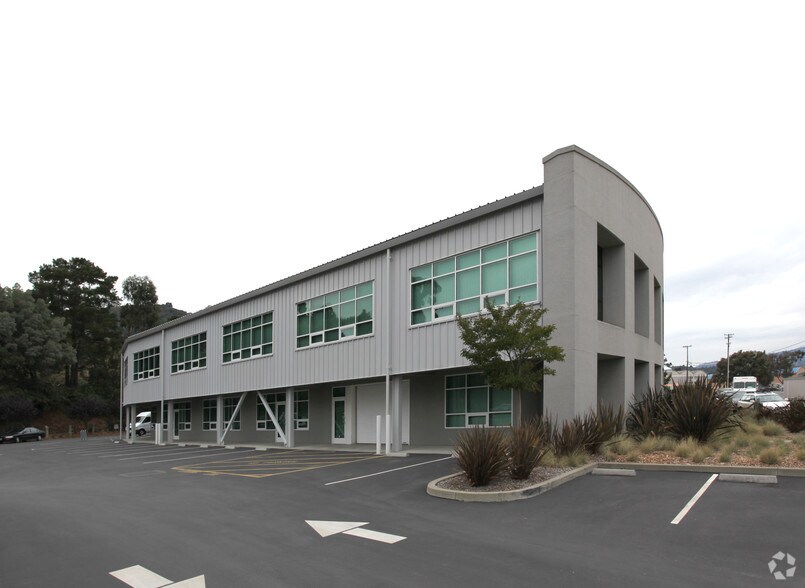 28 Liberty Ship Way, Sausalito, CA à louer - Photo de l’immeuble – Image 2 sur 7
