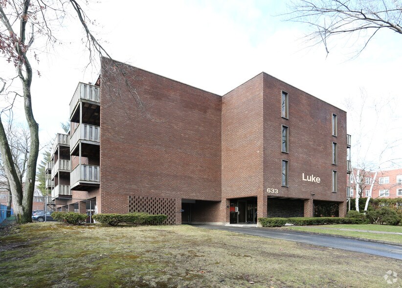 633 Prospect Ave, West Hartford, CT à vendre - Photo principale – Image 1 sur 5