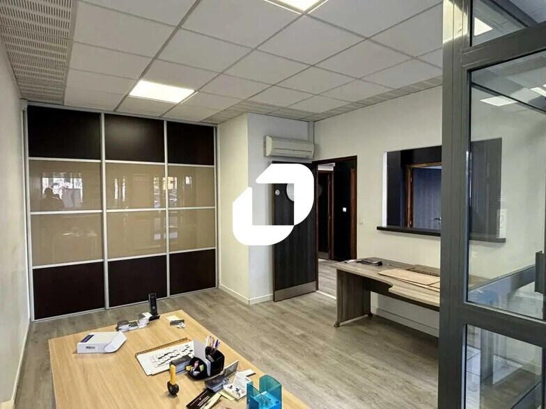 Bureau dans Lyon à vendre - Photo de l’immeuble – Image 1 sur 7