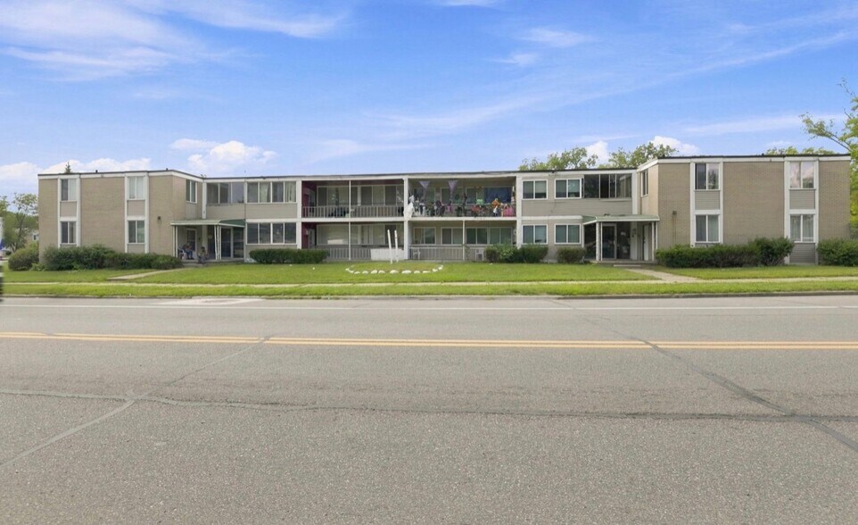 19143 Berg Rd, Detroit, MI à vendre - Photo de l’immeuble – Image 2 sur 20