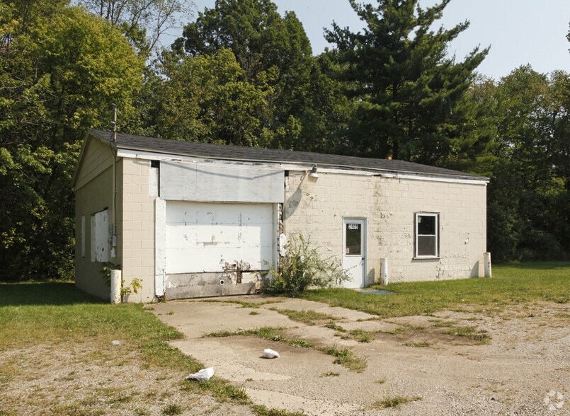 2409 Lansing Ave, Jackson, MI à vendre - Photo principale – Image 1 sur 4
