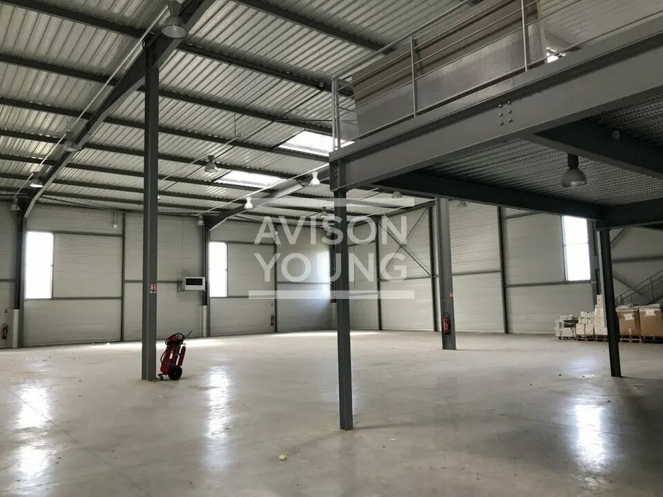 Local d’activités dans Lieusaint à louer Photo intérieure– Image 1 sur 5