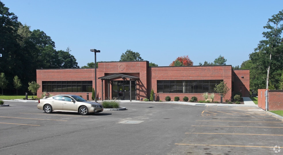 220 Linden Oaks Dr, Rochester, NY à louer - Photo de l’immeuble – Image 3 sur 3