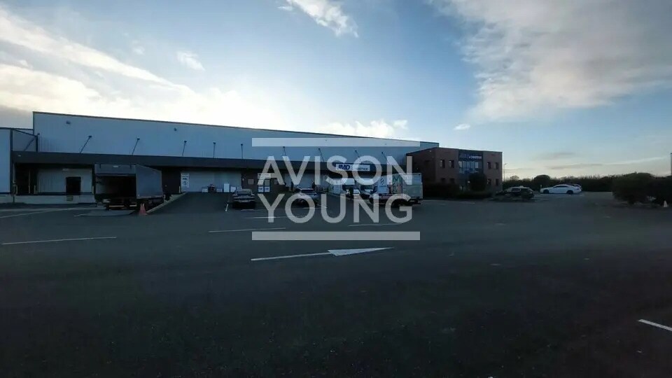 Bureau dans Louvres à louer - Photo de l’immeuble – Image 3 sur 4