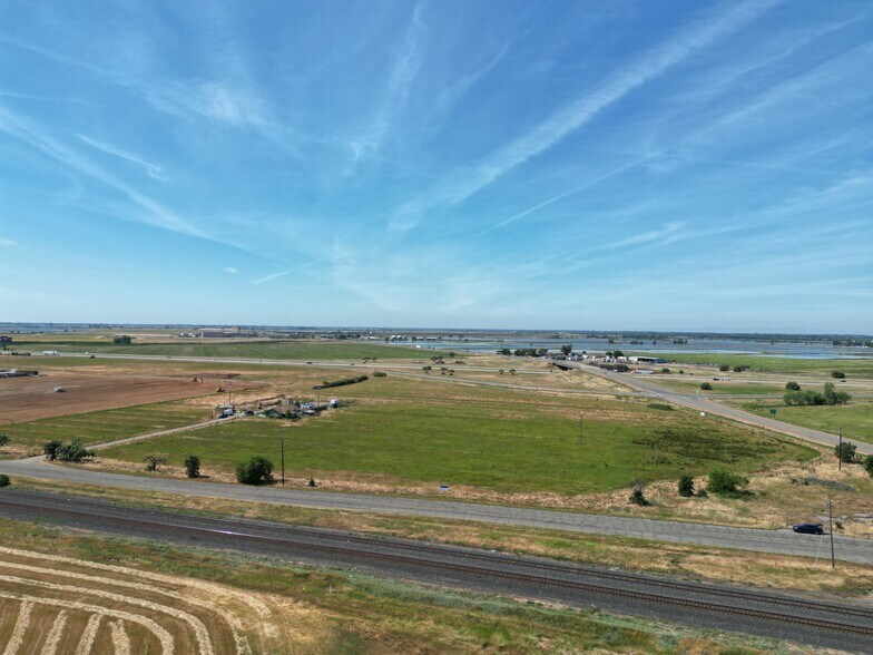 3854 Rancho Rd, Wheatland, CA à vendre - Photo de l’immeuble – Image 2 sur 7