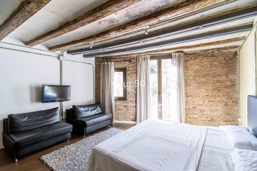 Immeuble residentiel dans Barcelone, Barcelona à vendre - Photo intérieure – Image 3 sur 15