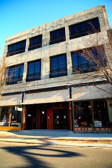 217 Broad St, Kingsport, TN à vendre - Photo de l’immeuble – Image 1 sur 1