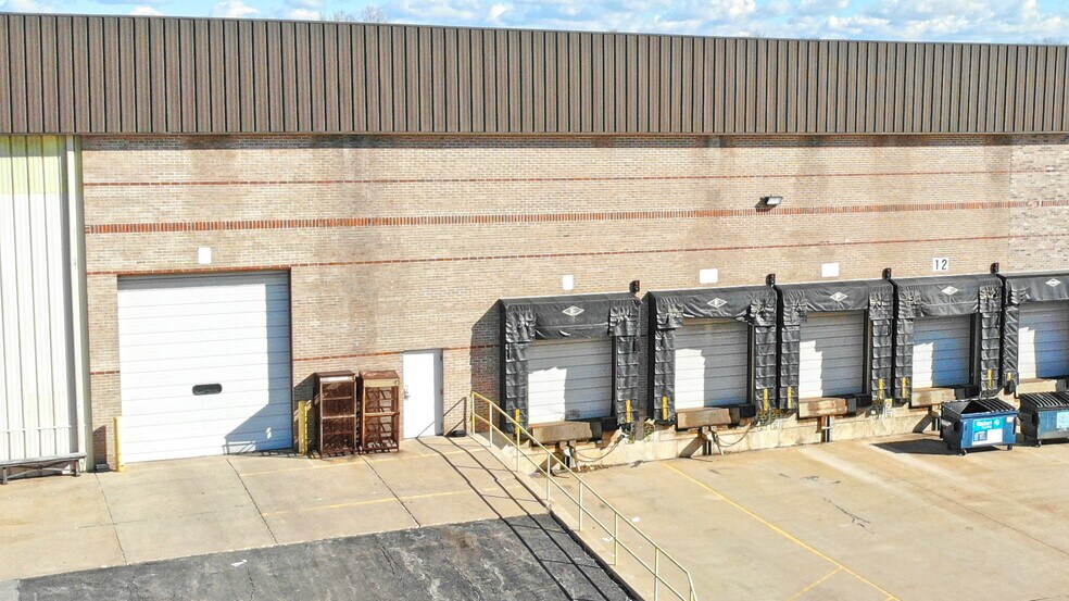 540-580 Joyce Rd, Joliet, IL à louer - Photo de l’immeuble – Image 2 sur 10