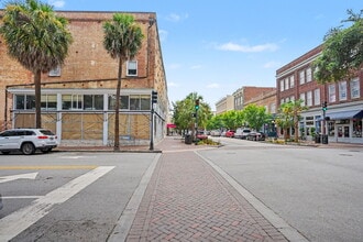 322 W Broughton St, Savannah, GA à louer Photo intérieure– Image 2 sur 8