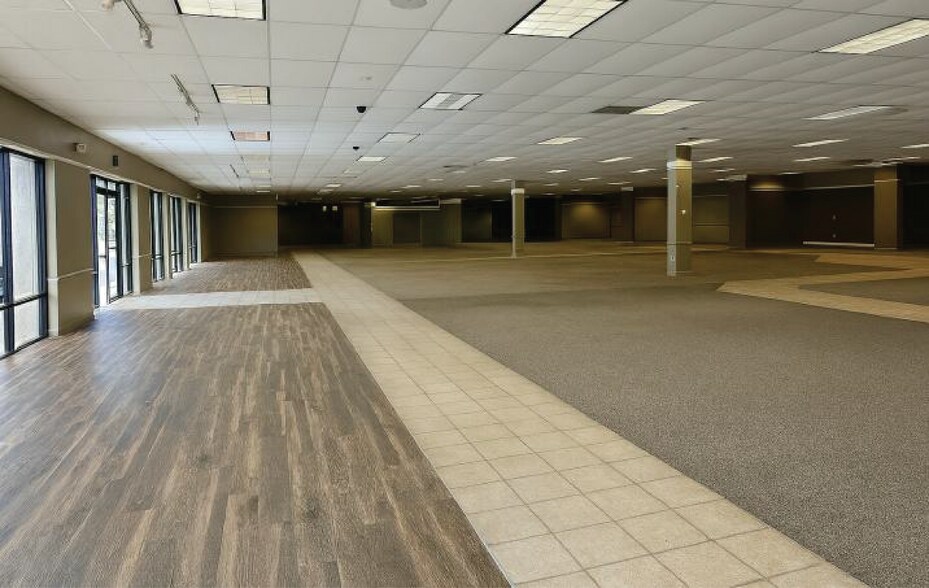 1700-1750 N Tamiami Trl, North Fort Myers, FL à louer - Photo intérieure – Image 3 sur 3