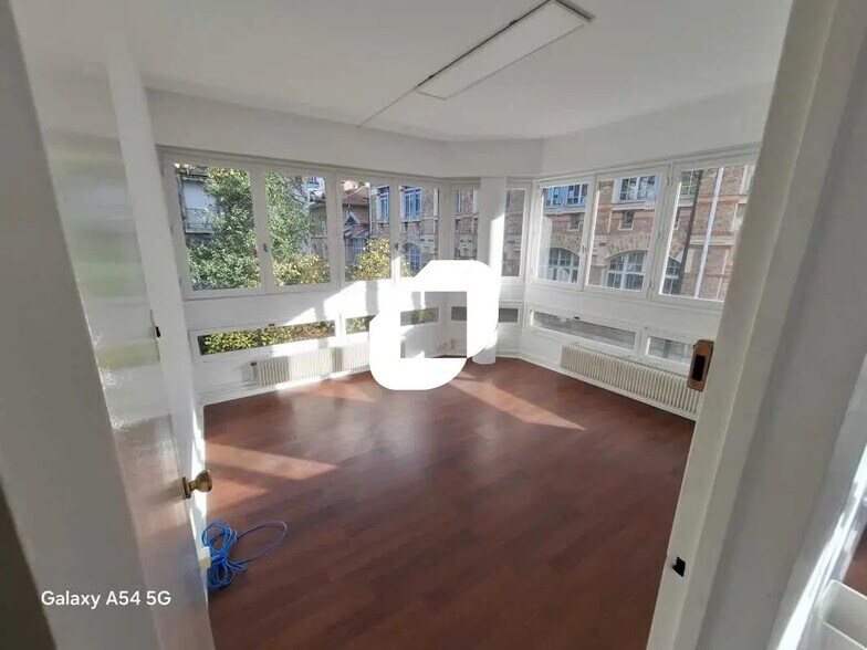 Bureau dans Boulogne-Billancourt à louer - Photo de l’immeuble – Image 1 sur 6