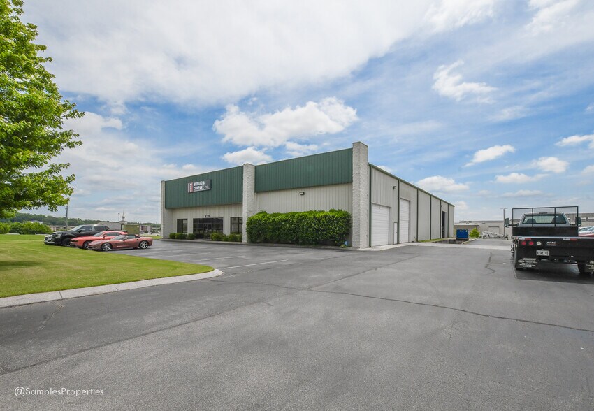 124 Jim Harding Way, Huntsville, AL à vendre - Photo de l’immeuble – Image 3 sur 5
