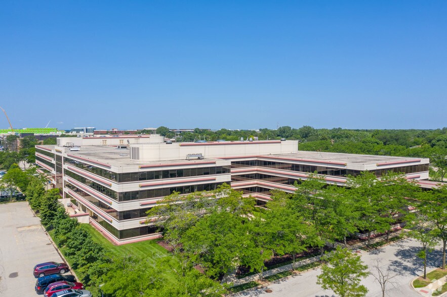 1417 Lake Cook Rd, Deerfield, IL à vendre - Photo de l’immeuble – Image 2 sur 7