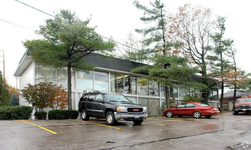 34 Merz Blvd, Akron, OH à louer - Photo de l’immeuble – Image 2 sur 5