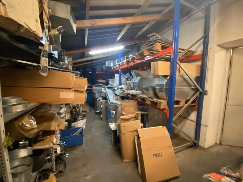 Local d'activités dans Marseille à vendre - Photo de l’immeuble – Image 3 sur 9