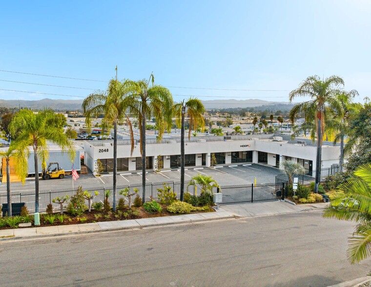 2048 Aldergrove Ave, Escondido, CA à vendre - Photo de l’immeuble – Image 1 sur 12