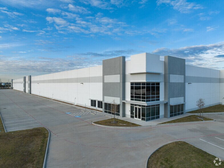 10484 Greens Crossing Blvd, Houston, TX à louer - Photo de l’immeuble – Image 2 sur 5