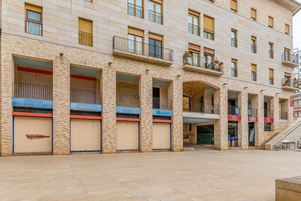 Local commercial dans Alzira, Valencia à louer Photo principale– Image 1 sur 21