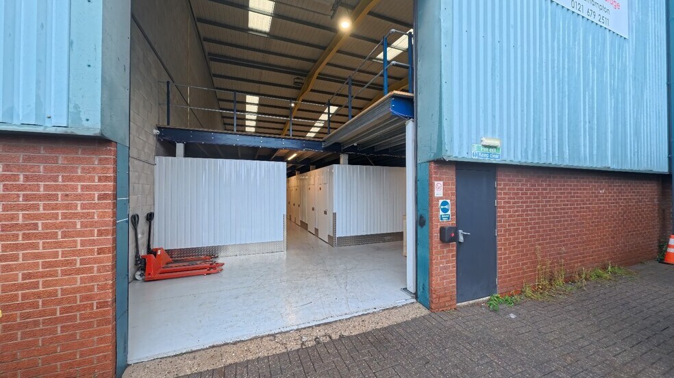 Fernside Rd, Willenhall à louer - Photo principale – Image 1 sur 13