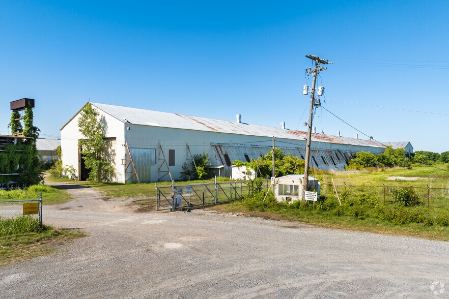 1001 Rainer Rd, West Memphis, AR à louer - Photo de l’immeuble – Image 2 sur 18
