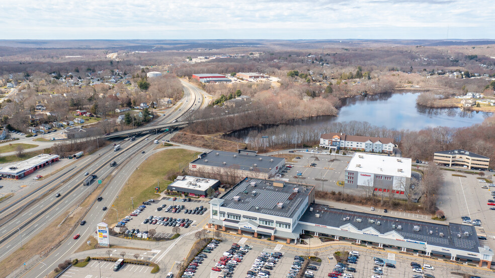 351 N Frontage Rd, New London, CT à louer - Photo de l’immeuble – Image 3 sur 13