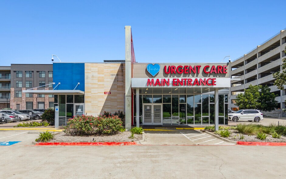 1289 University Dr E, College Station, TX à vendre - Photo de l’immeuble – Image 3 sur 9