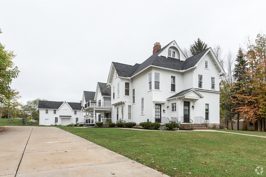 33-35 N Chillicothe Rd, Aurora, OH à louer - Photo de l’immeuble – Image 3 sur 5