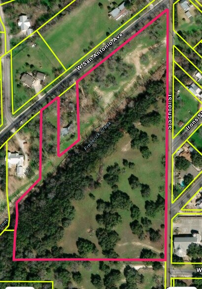 0 School St. and San Antonio St, Boerne, TX à vendre - Photo de l’immeuble – Image 1 sur 7