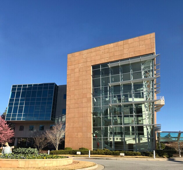 6285 Barfield Rd NE, Atlanta, GA à louer - Photo de l’immeuble – Image 2 sur 7