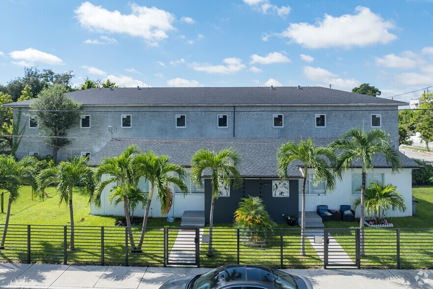 2511 NW 25th Ave, Miami, FL à vendre - Photo de l’immeuble – Image 3 sur 3