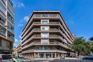 Plus de détails pour Plaça d'Adrià, 5, Barcelone - Local commercial à louer