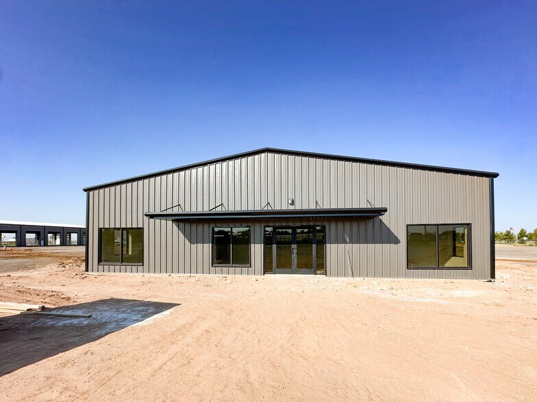 3208 S County Road 1255, Midland, TX à louer - Photo de l’immeuble – Image 2 sur 14