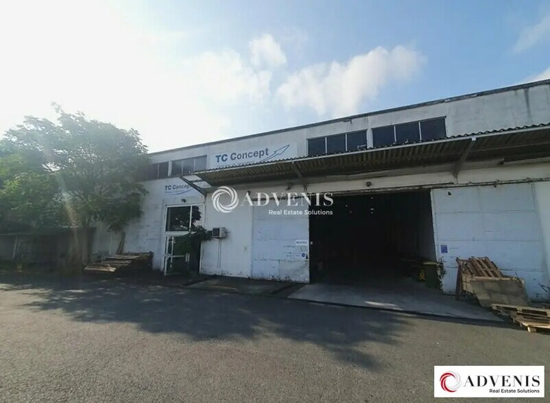 Local d’activités dans Bègles à louer - Photo de l’immeuble – Image 1 sur 3