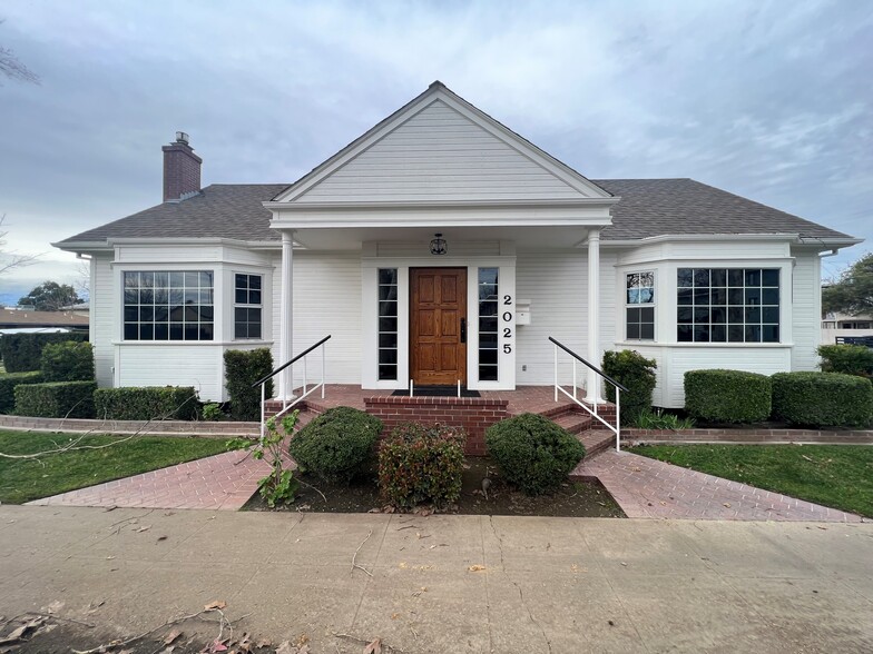 2025 K St, Merced, CA à louer - Photo principale – Image 1 sur 12