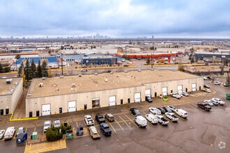 8103-8135 Roper Rd NW, Edmonton, AB - VUE AÉRIENNE  vue de carte