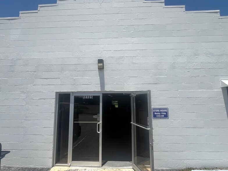 12325-12329 US Highway 301, Dade City, FL à louer - Photo de l’immeuble – Image 2 sur 3
