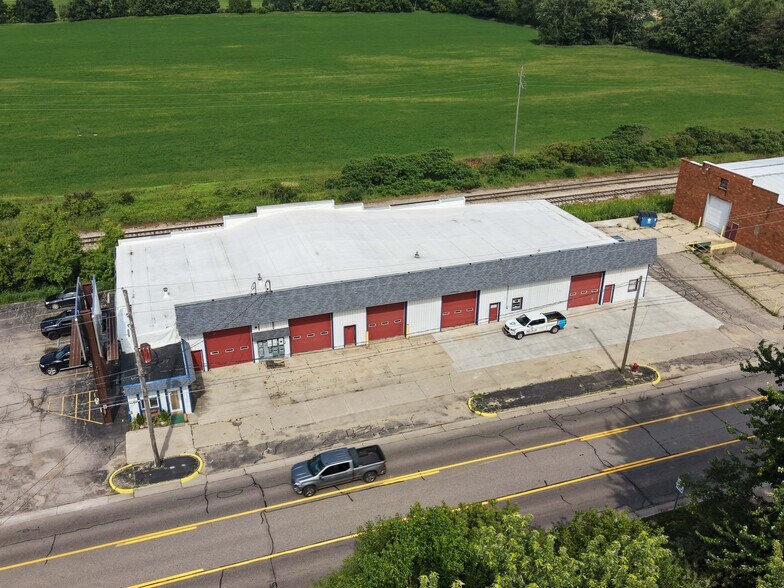 483 Maple st, Grant, MI à vendre - Photo de l’immeuble – Image 2 sur 4