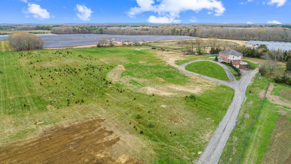 2822 River Rd, Calverton, NY à vendre - Aérien – Image 2 sur 7