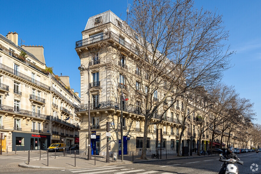 188 Boulevard Haussmann, Paris à louer - Photo de l’immeuble – Image 2 sur 11