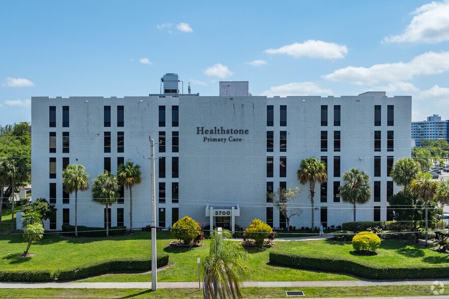 3700 Washington St, Hollywood, FL à louer - Photo de l’immeuble – Image 2 sur 13