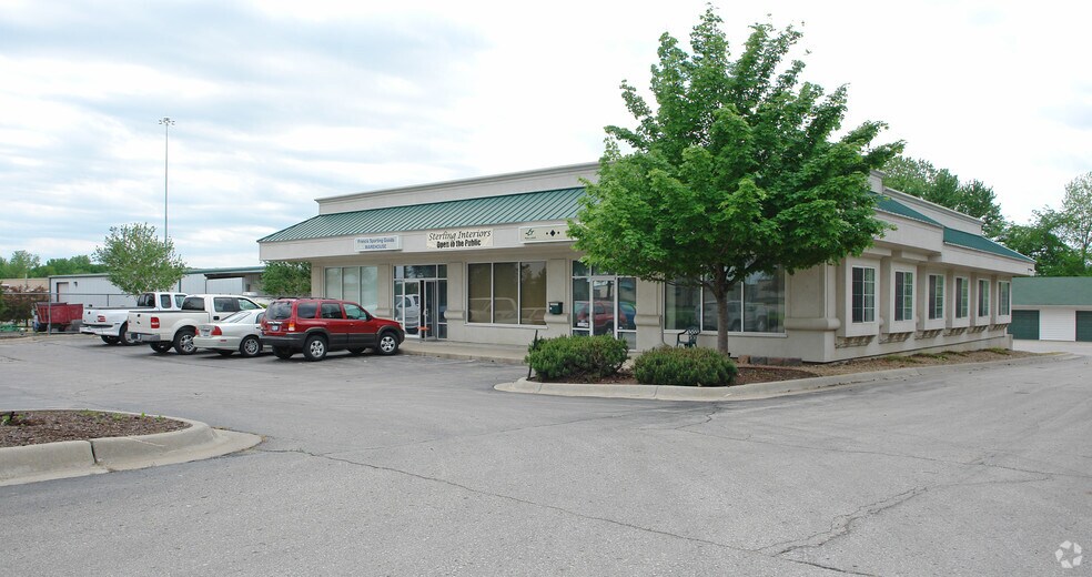 411 N Iowa St, Lawrence, KS à louer - Photo de l’immeuble – Image 2 sur 12